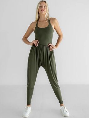 IMBODHI Moss Green Bodhi Jumper M Harem Jumpsuit Pockets Loungewear Summer